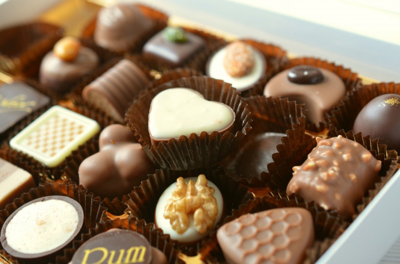 chocolaterie-FREJUS-min_chocolates_food_candy_calories_nibble_chocolate_heart-782043